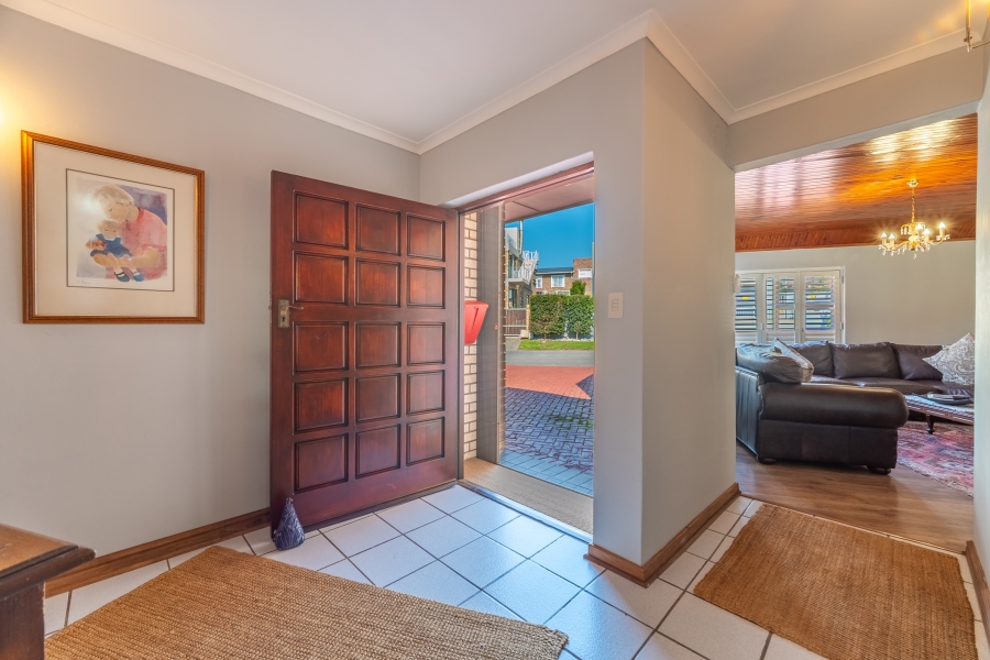 7 Bedroom Property for Sale in Wavecrest Eastern Cape